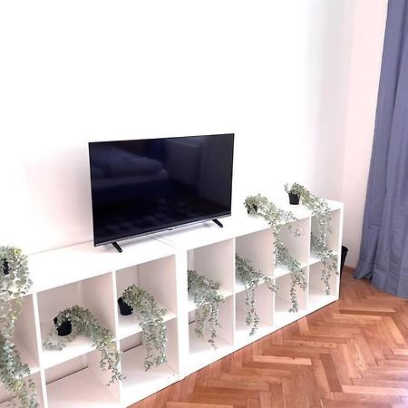 Brand New Spacious & Stylish Aptmt In City-Centre فيينا المظهر الخارجي الصورة