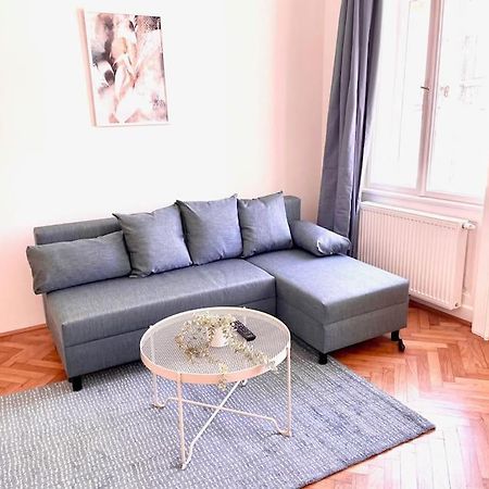 Brand New Spacious & Stylish Aptmt In City-Centre فيينا المظهر الخارجي الصورة